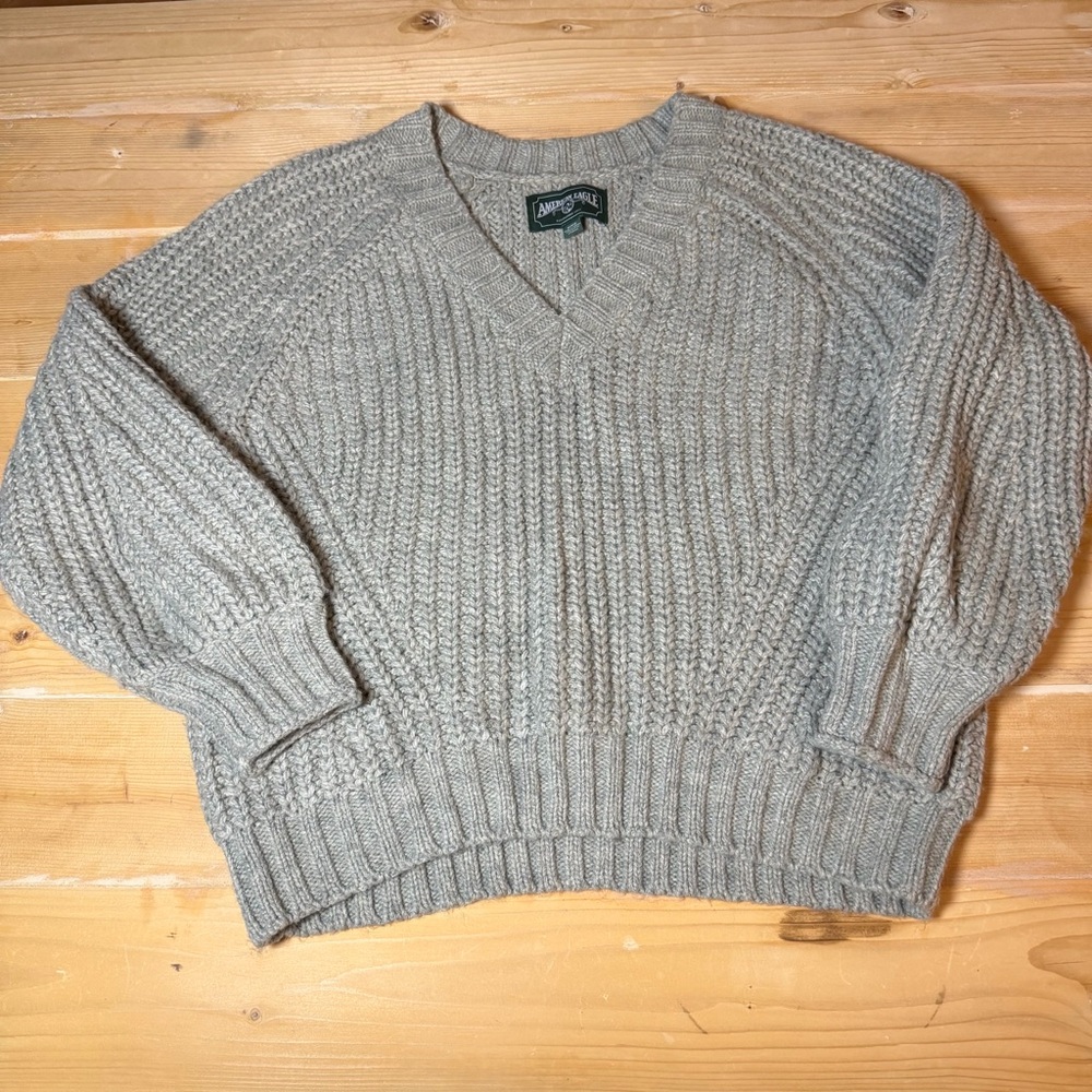 American Eagle Gray Shaker‎ Stitch V-Neck Raglan Sweater Womens Medium